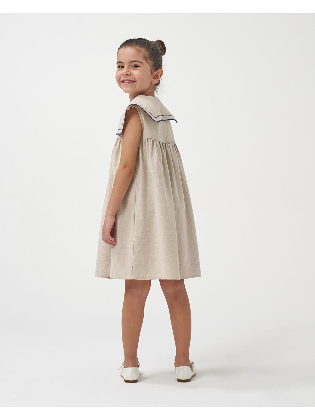Kız Çocuk Keten Bej Nakışlı Geniş Yaka Elbise-1