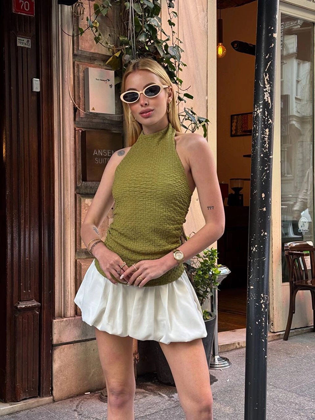 Kadın Fıstık Yeşil Boyundan Bağlamalı Gofre Kumaş Bluz HZL25S-ZK13631