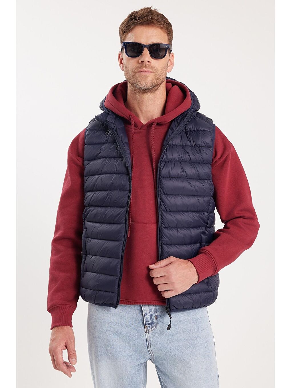 Erkek Relax Fit Rahat Kesim Sıfır Kol Kapüşonlu Çift Cep Fermuarlı Sıcak Tutan Lacivert Şişme Yelek-3