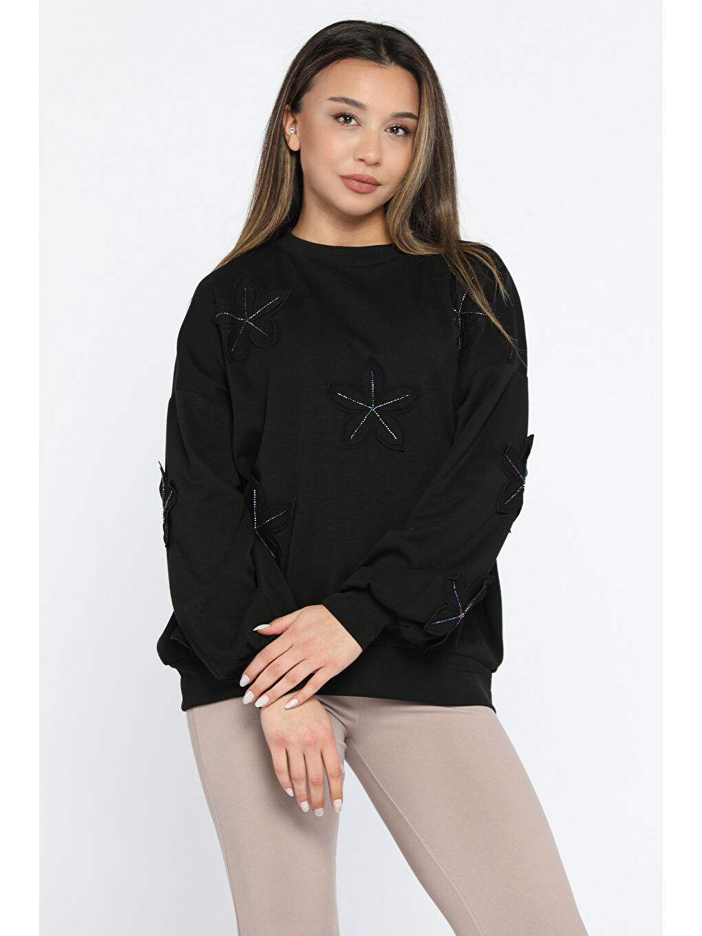 GÜLSELİ Siyah Çiçek Motifli Kadın Sweatshirt