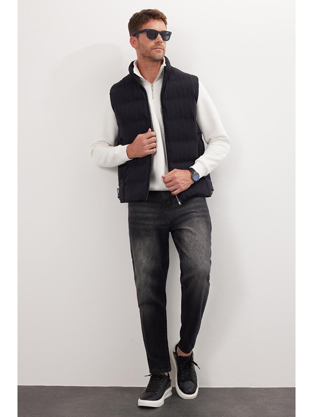 Erkek Standart Fit Normal Kesim Sıfır Kol Çift Cepli Fermuarlı Sıcak Tutan Şişme Lacivert Yelek-3