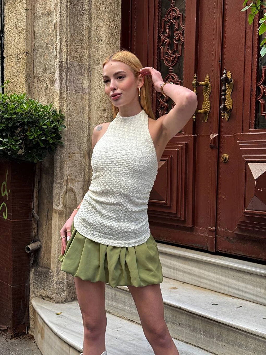 Ekru Kadın Krem Boyundan Bağlamalı Gofre Kumaş Bluz HZL25S-ZK13631-4