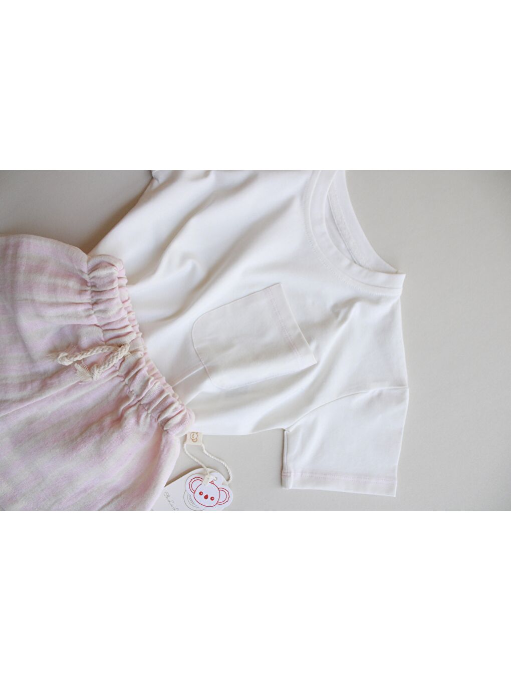 Pembe Kontrast Dikişli Asimetrik Şortlu Takım-4