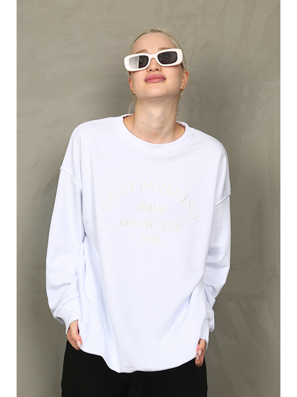 Madmext Beyaz Bisiklet Yaka Baskılı Sweatshirt MG1924