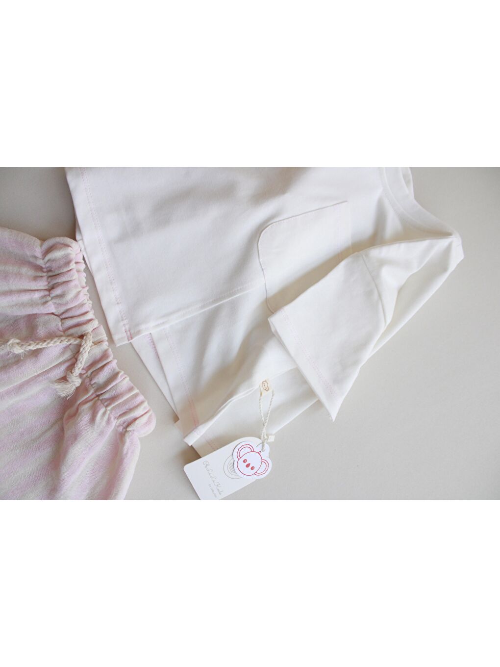 Pembe Kontrast Dikişli Asimetrik Şortlu Takım-5