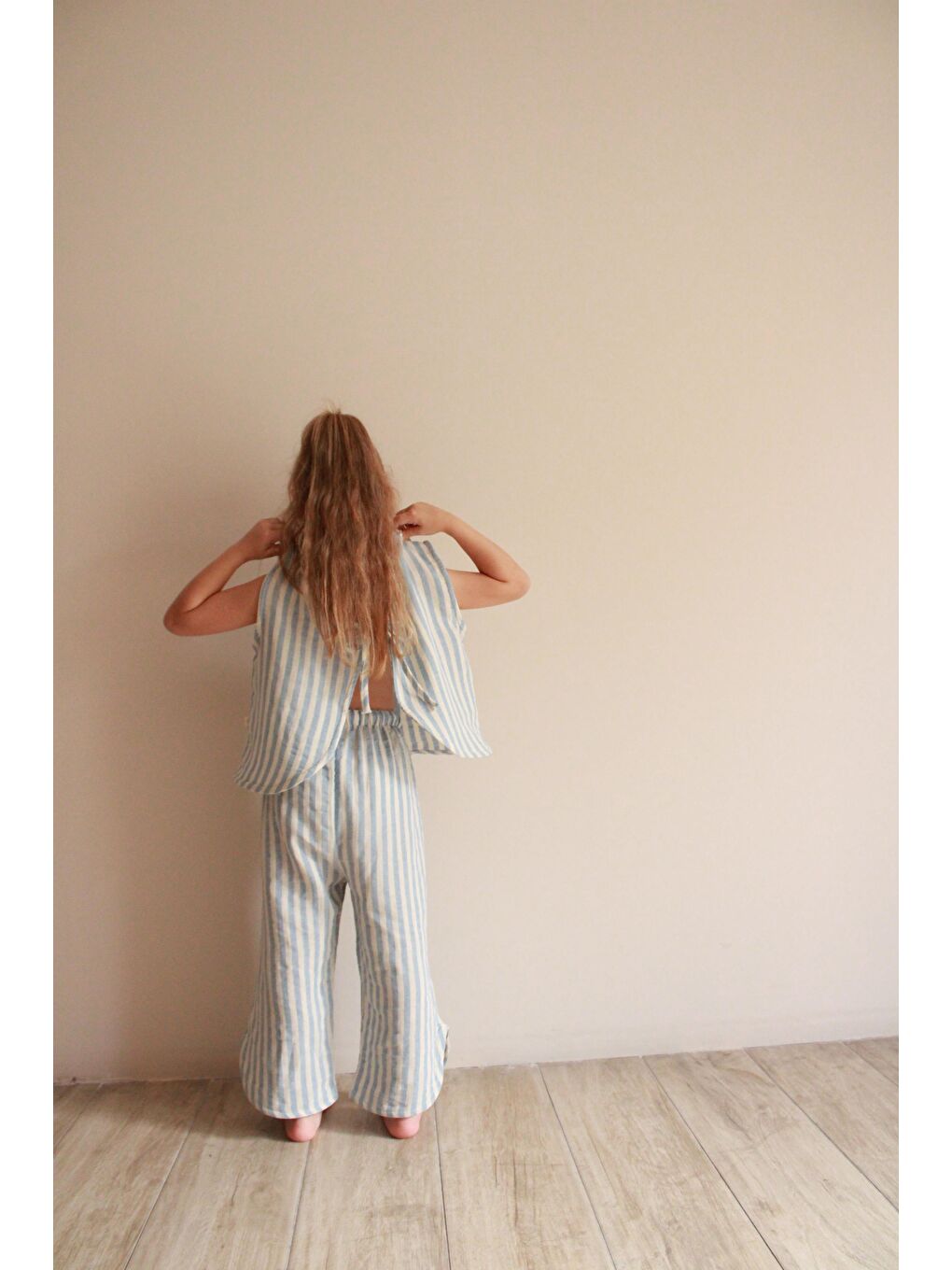 Mavi Çizgili Sırt Detaylı Müslin Takım-3