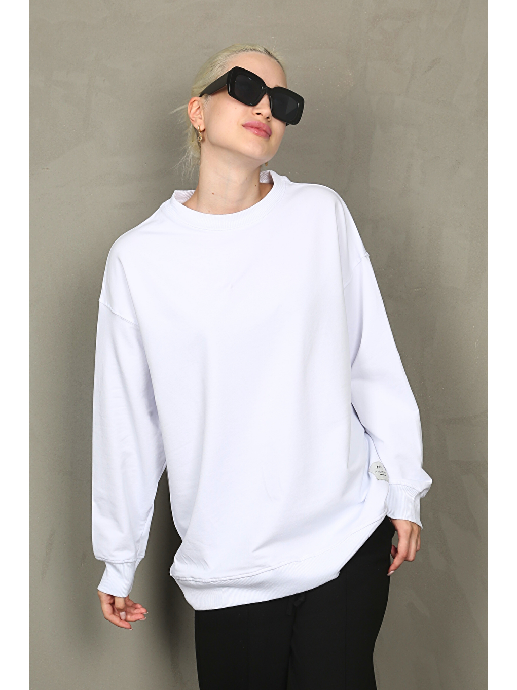 Madmext Beyaz Bisiklet Yaka Baskılı Sweatshirt MG1924 - 1