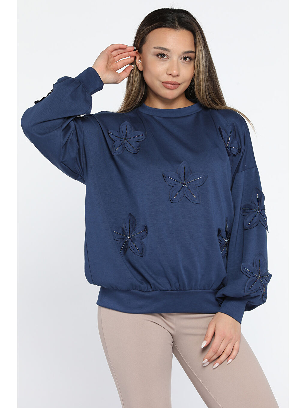 GÜLSELİ Lacivert Çiçek Motifli Kadın Sweatshirt