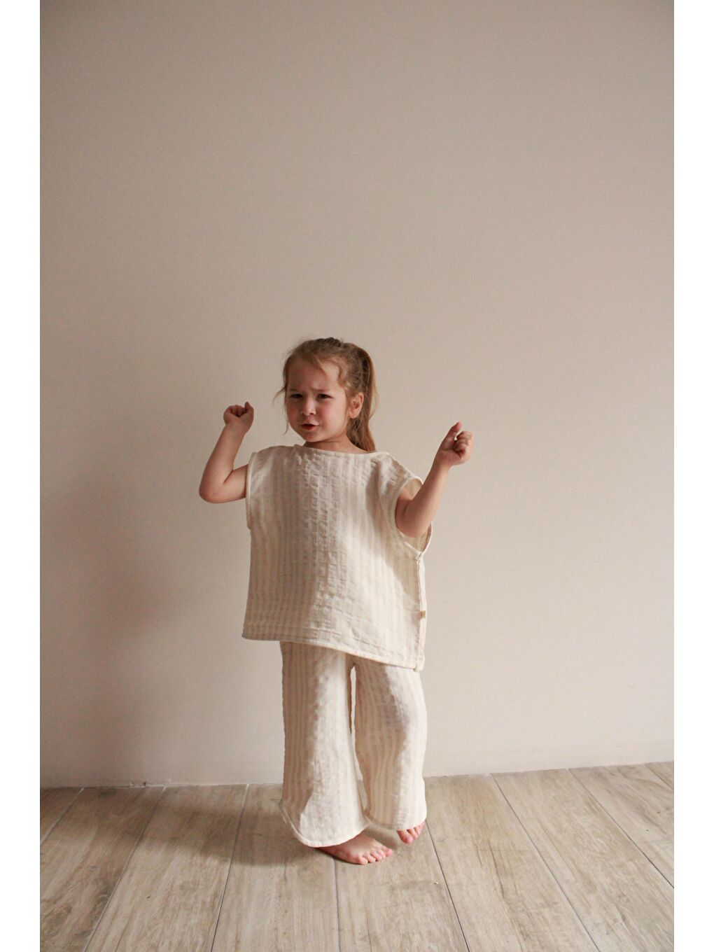 Bej Çizgili Sırt Detaylı Müslin Takım-5