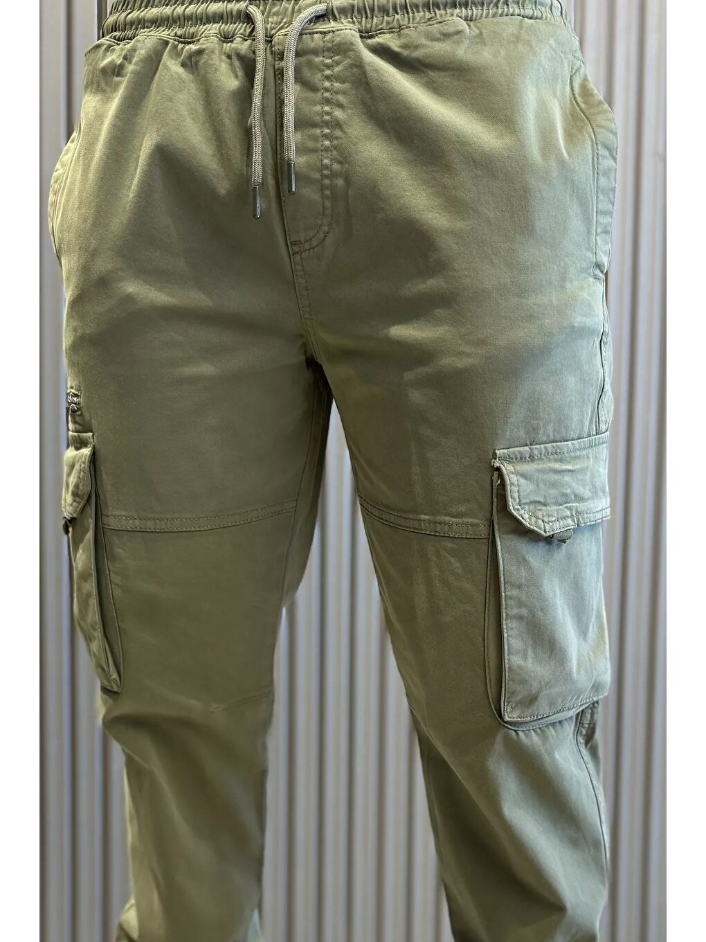Haki Bel Ve Paça Lastikli Kargo Cepli Erkek Pantolon-3