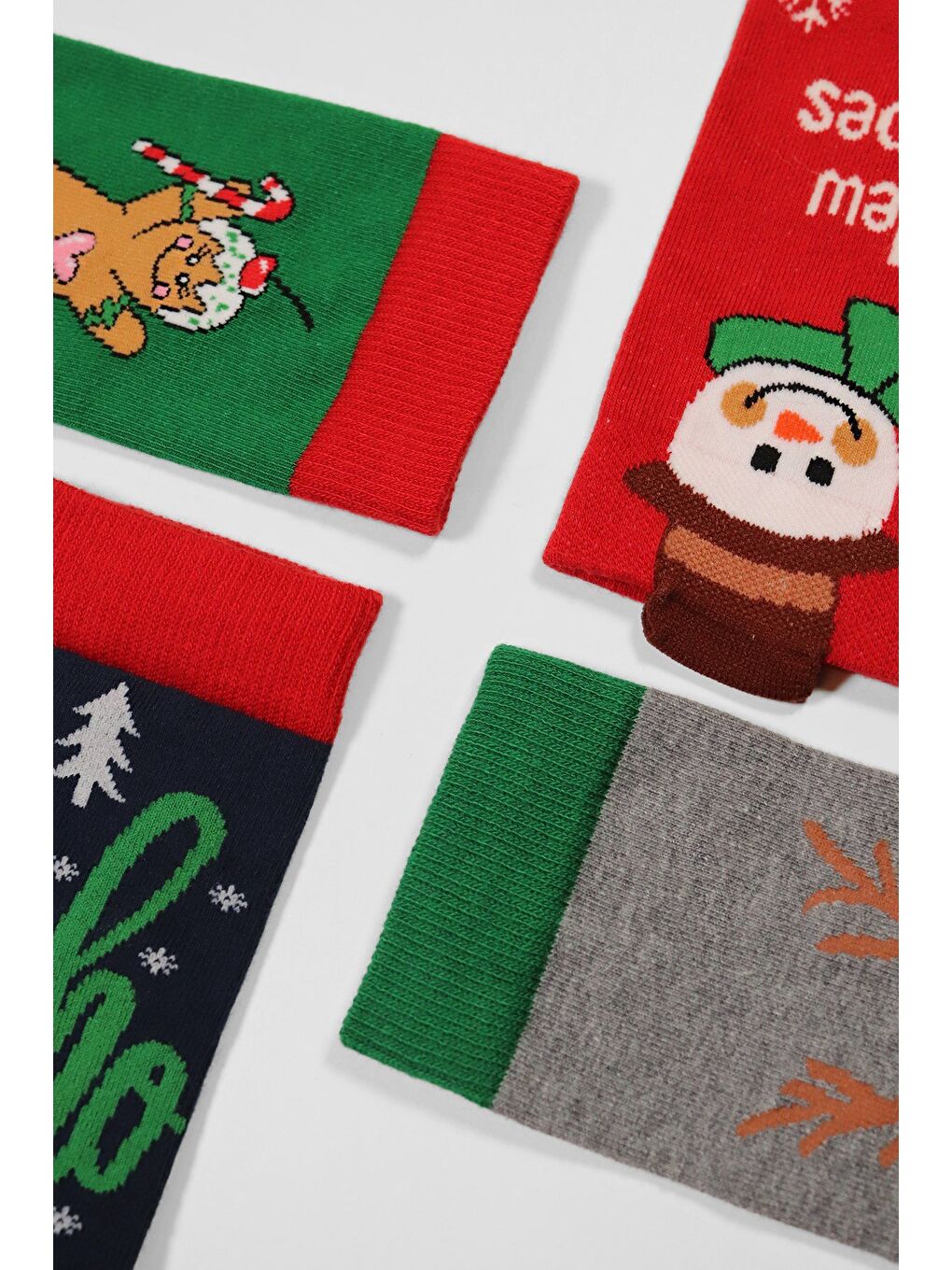Karışık 4'lü Paket Christmas Box Art Yılbaşı Temalı Soket Çorap Desenli-1