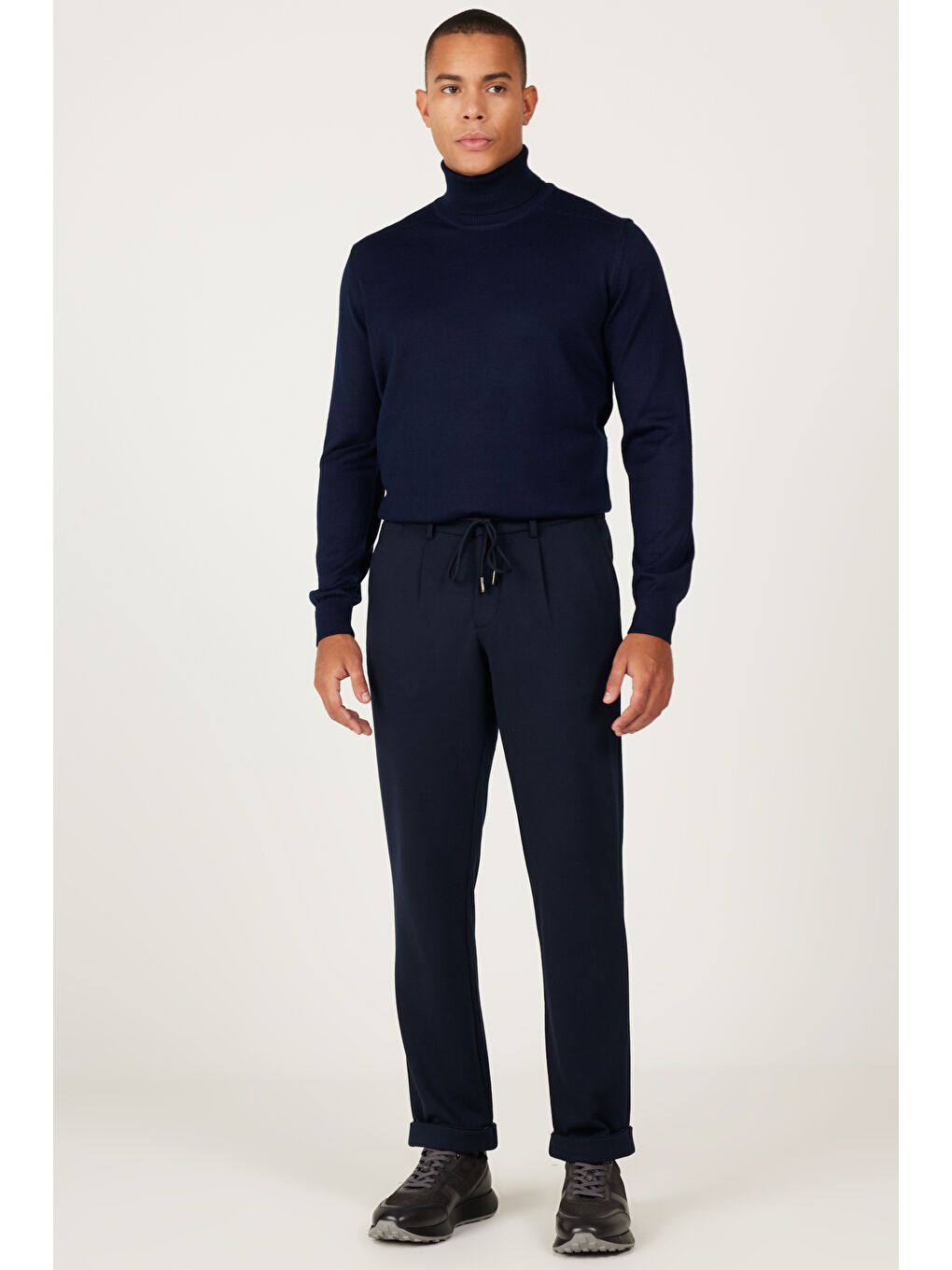 Erkek Siyah Slim Fit Dar Kesim Beli Bağlamalı Esnek Pantolon-2