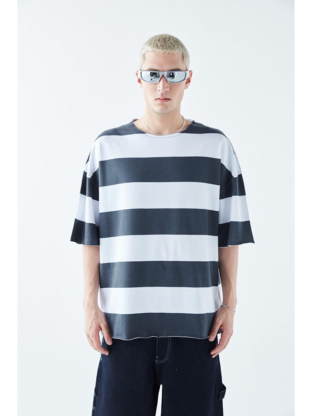 Gri Dijital Baskılı Şeritli %100 Pamuk Oversize Tişört Füme-5