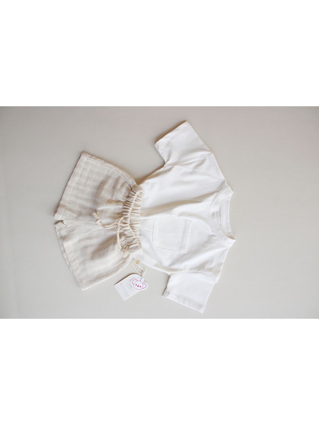 Bej Kontrast Dikişli Asimetrik Şortlu Takım