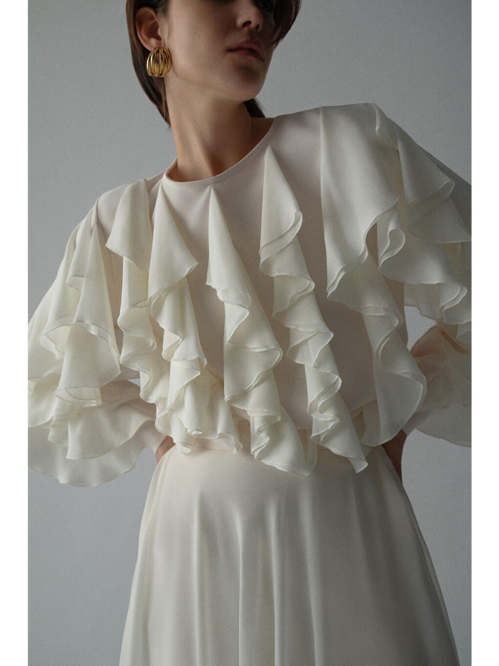 Ekru Volanlı Şifon Bluz