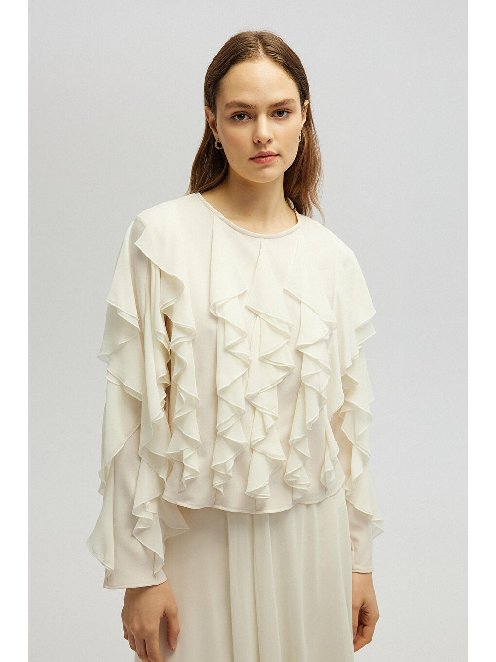 Ekru Volanlı Şifon Bluz-3