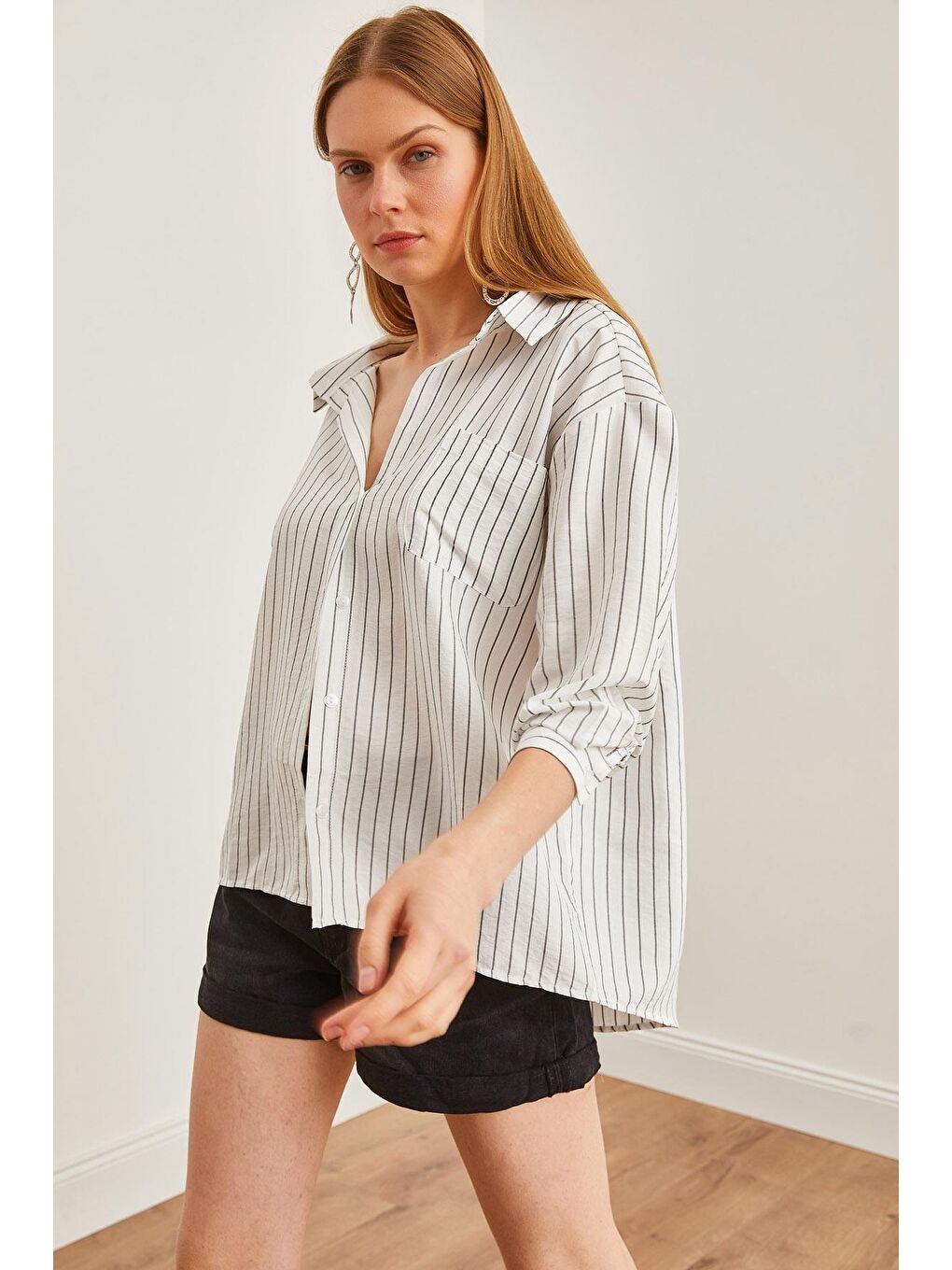 Beyaz Cepli Çizgili Boyfriend Oversize Gömlek-1