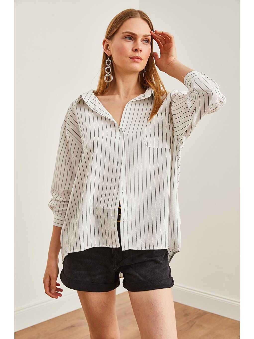 Beyaz Cepli Çizgili Boyfriend Oversize Gömlek-2