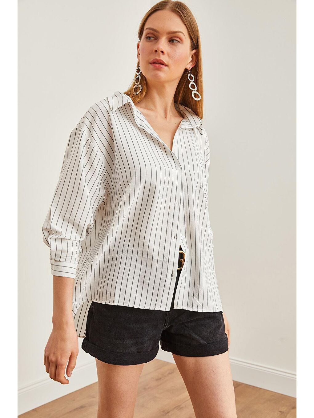 Beyaz Cepli Çizgili Boyfriend Oversize Gömlek-3