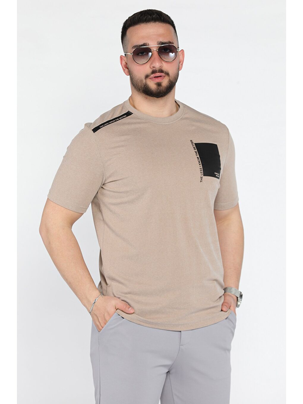Bej Bisiklet Yaka Baskılı Erkek Tişört