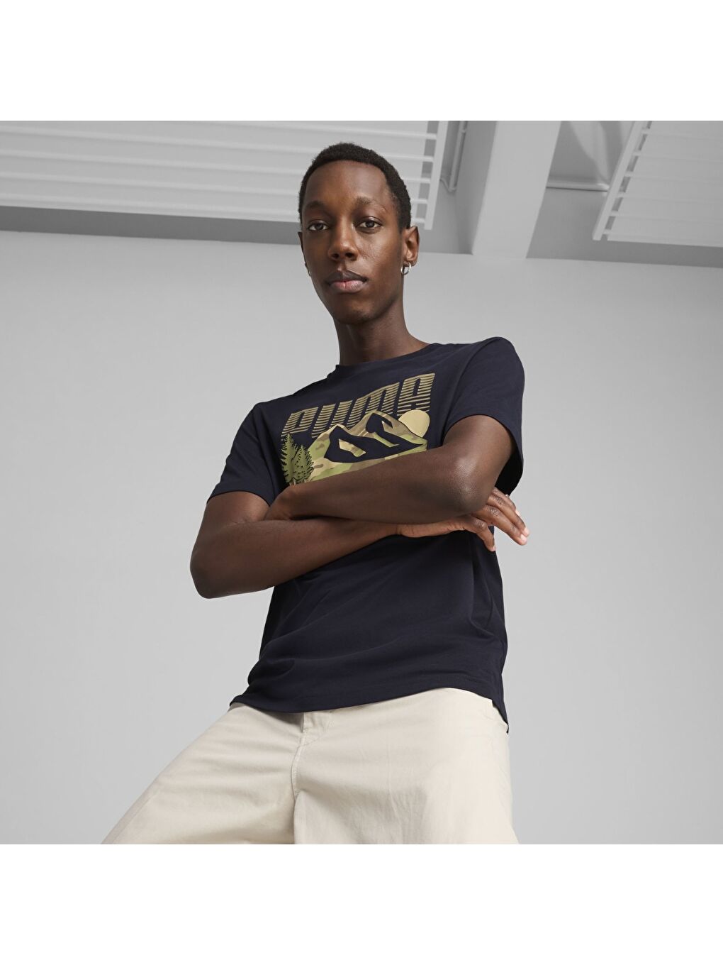 Lacivert Graphics Mountain Erkek Siyah Yuvarlak Yaka Tişört