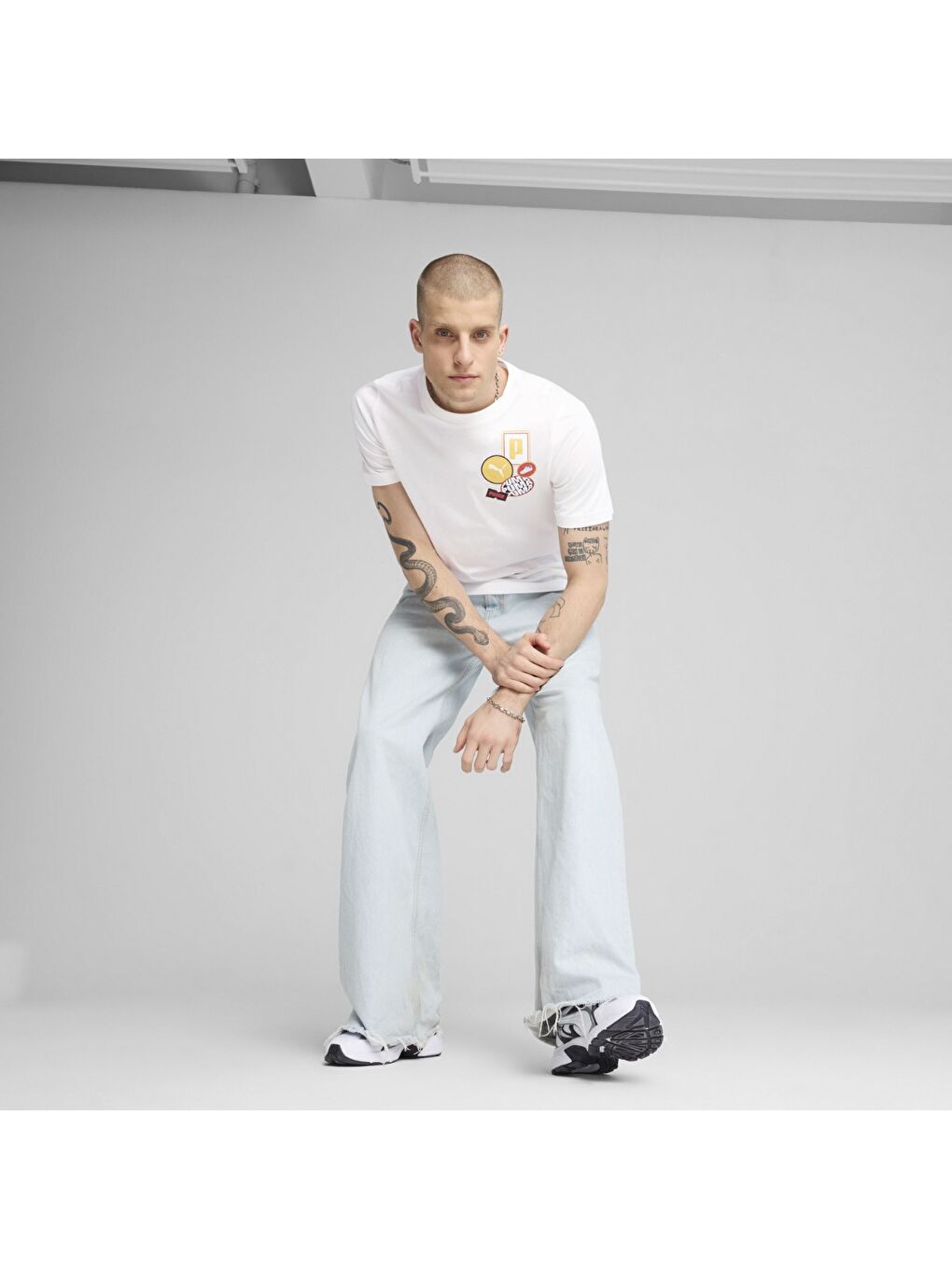 Graphics Icon Erkek Beyaz Yuvarlak Yaka Tişört-1