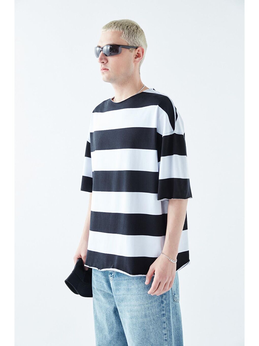 Dijital Baskılı Şeritli %100 Pamuk Oversize Tişört Siyah-1