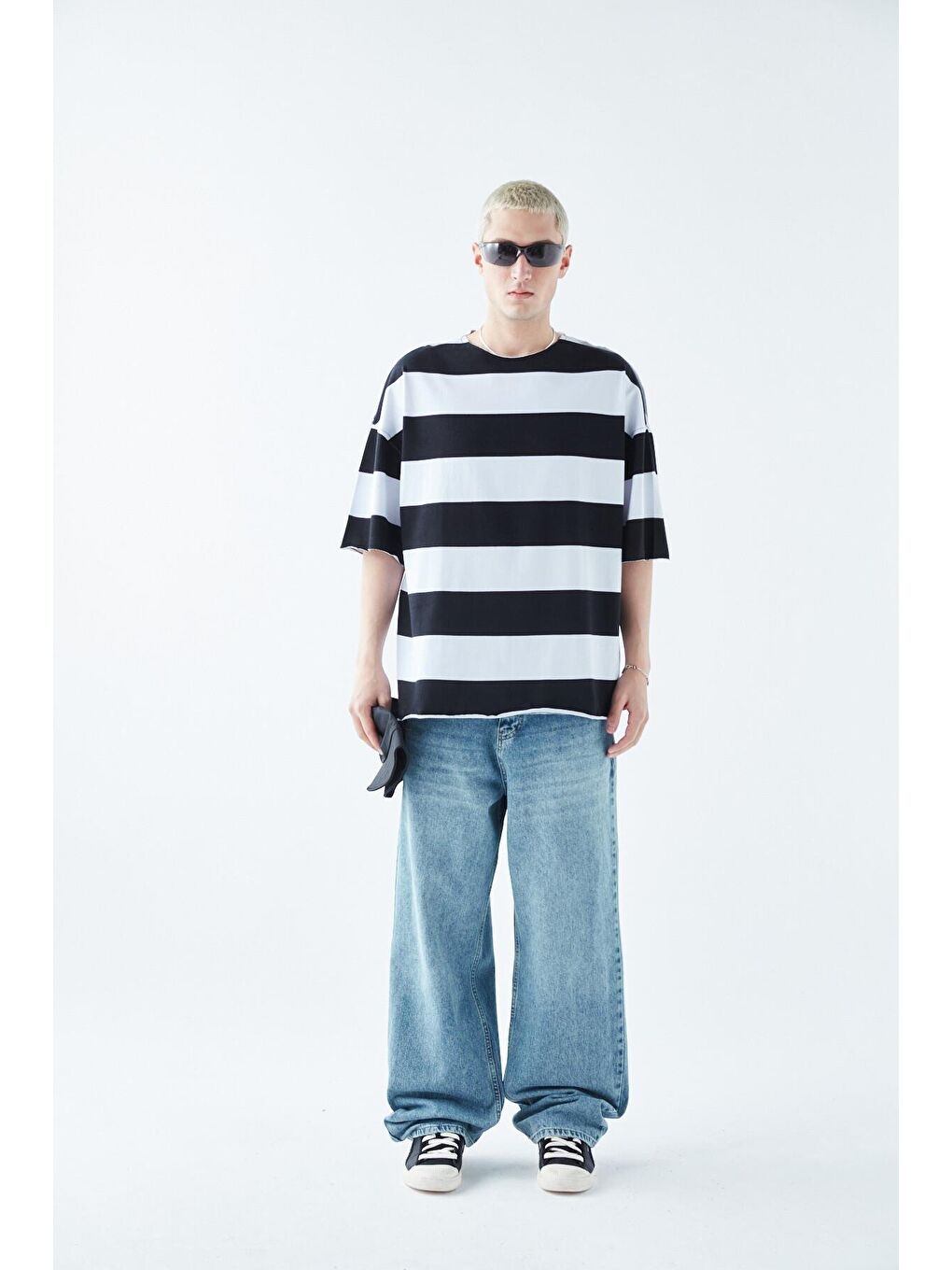 Dijital Baskılı Şeritli %100 Pamuk Oversize Tişört Siyah-2