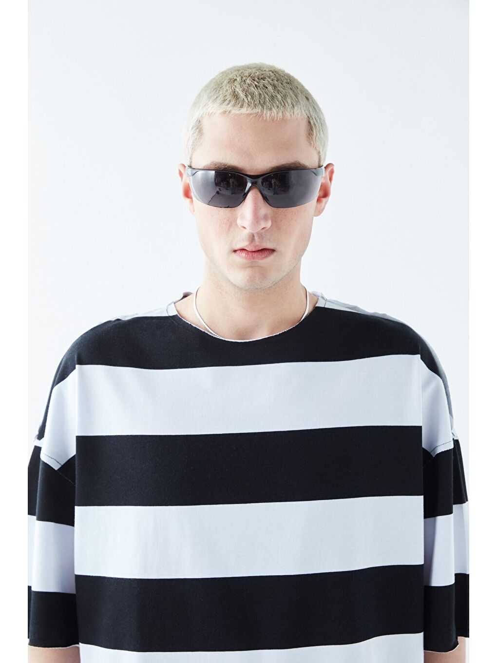 Dijital Baskılı Şeritli %100 Pamuk Oversize Tişört Siyah-3