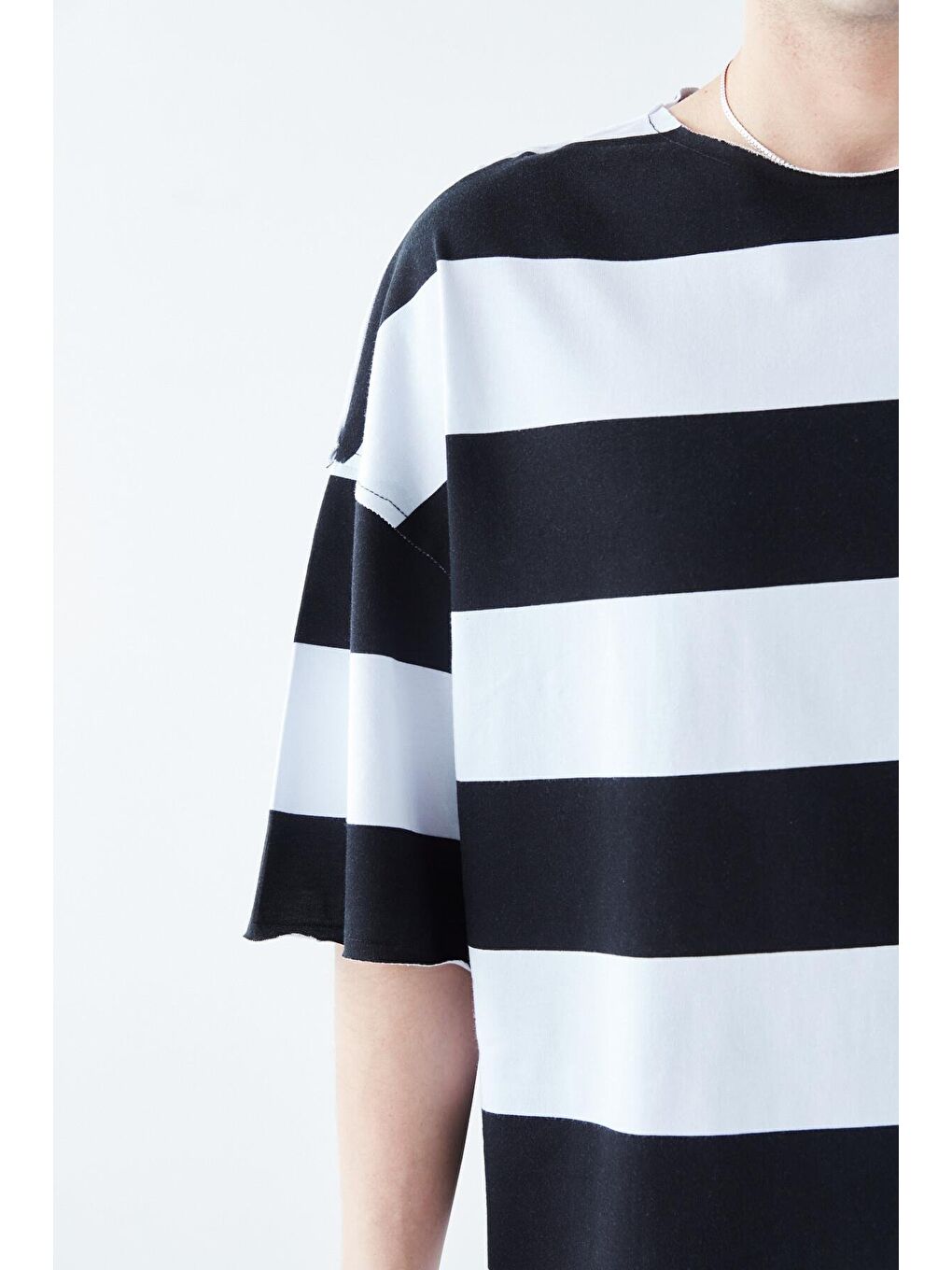 Dijital Baskılı Şeritli %100 Pamuk Oversize Tişört Siyah-4
