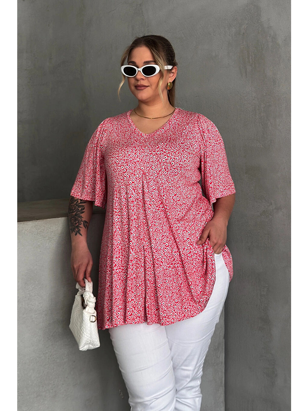 Kırmızı Büyük Beden V Yaka Kısa Kollu Eteği Bollaşan Desenli Bluz 98-5-1