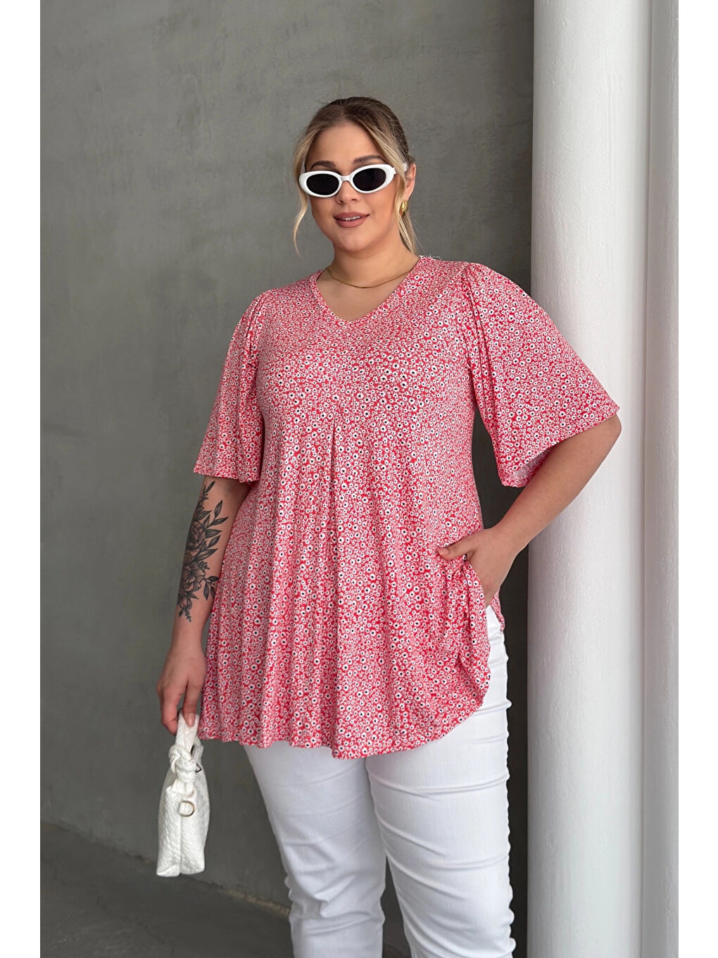 Kırmızı Büyük Beden V Yaka Kısa Kollu Eteği Bollaşan Desenli Bluz 98-5-4