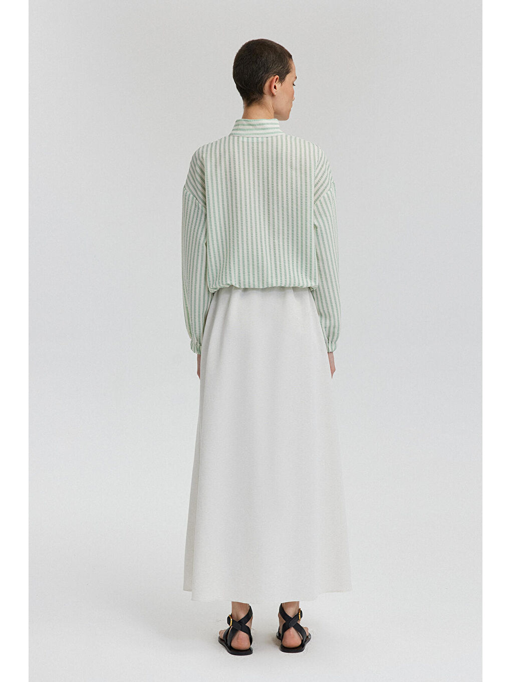 Yeşil Düğme Detaylı Dik Yaka Bluz-2