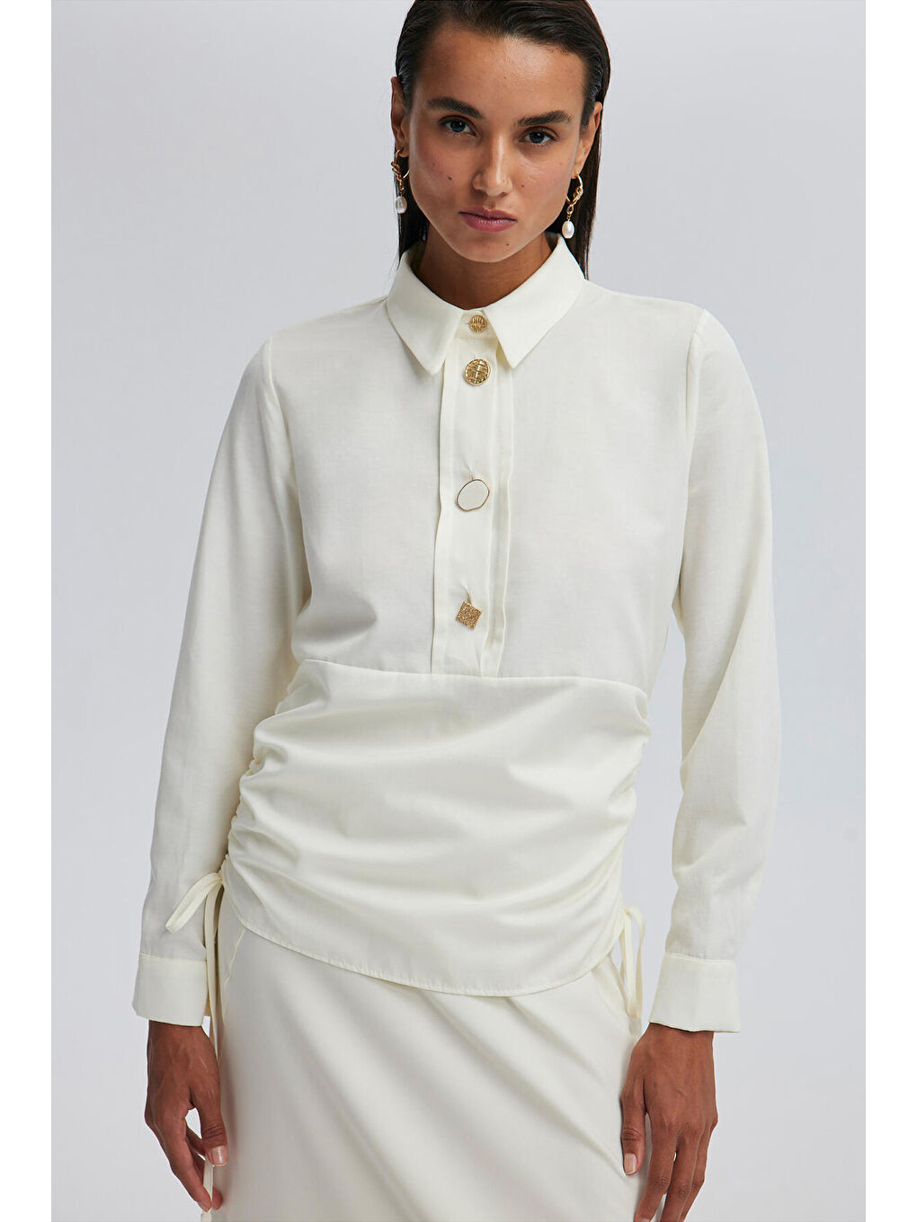 Ekru Beli Büzgülü Bluz-1