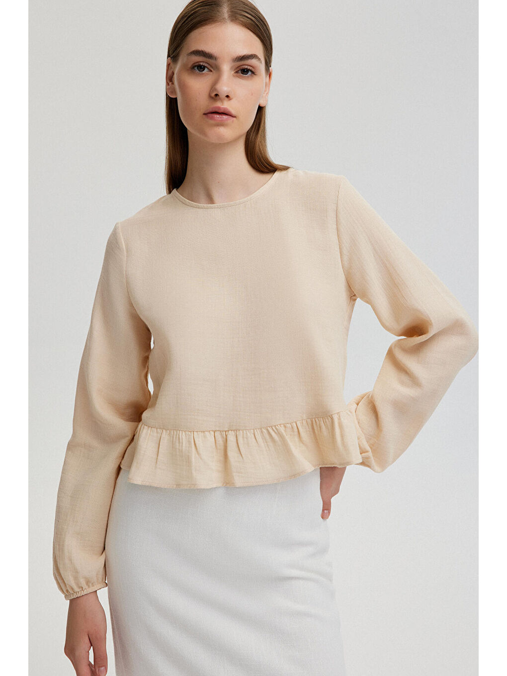 Ekru Volanlı Müslin Bluz-1