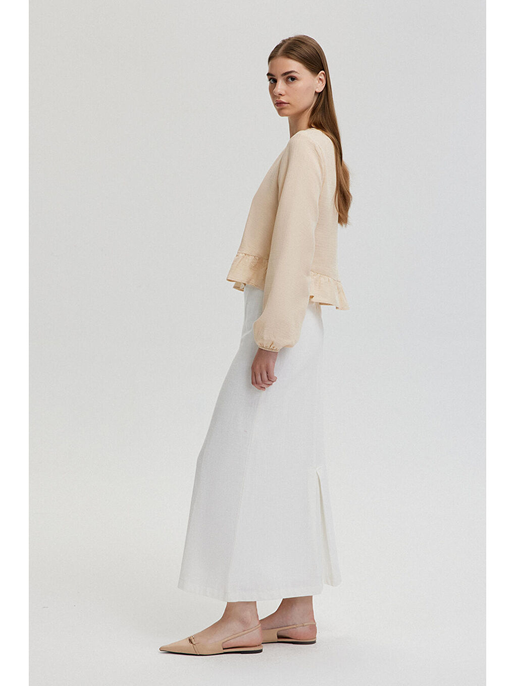 Ekru Volanlı Müslin Bluz-2