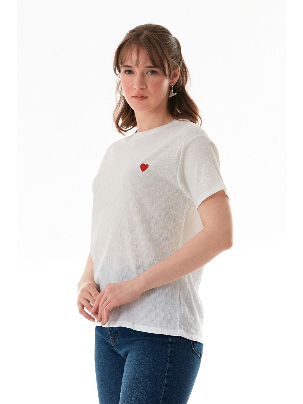 Ekru Kalp Nakışlı Bürümcük Kumaş Tişört