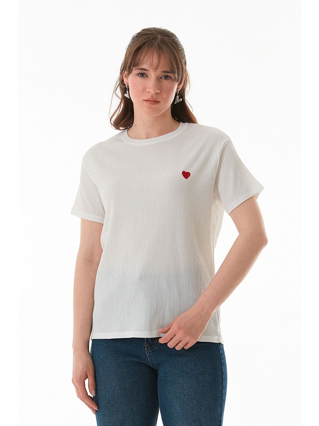 Ekru Kalp Nakışlı Bürümcük Kumaş Tişört-1