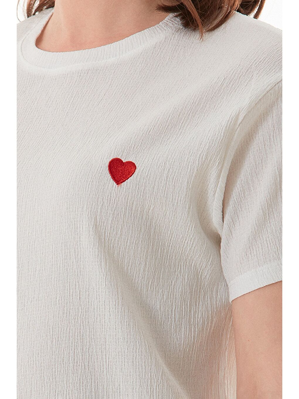 Ekru Kalp Nakışlı Bürümcük Kumaş Tişört-4