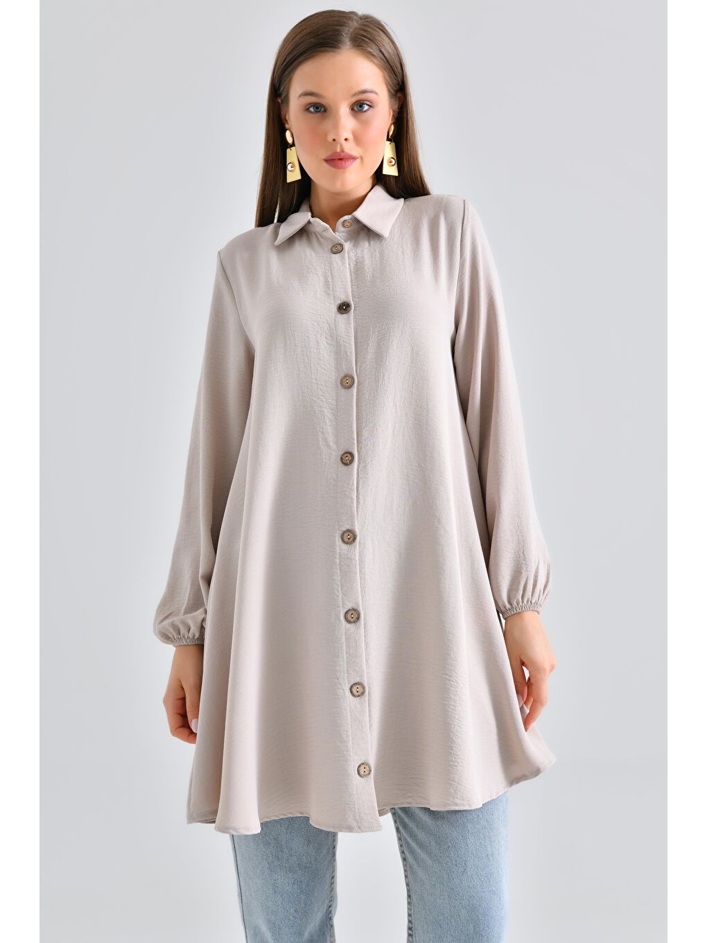 Bej Taş Kadın Gömlek Yaka Ahşap Düğmeli Kolağzı Lastikli Aerobin Dokuma Tunik - Regular Fit