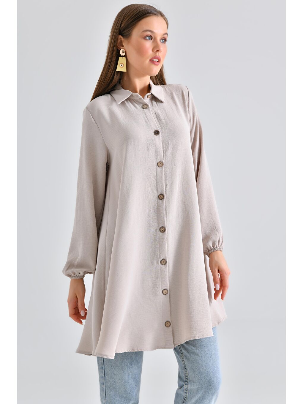 Bej Taş Kadın Gömlek Yaka Ahşap Düğmeli Kolağzı Lastikli Aerobin Dokuma Tunik - Regular Fit-2