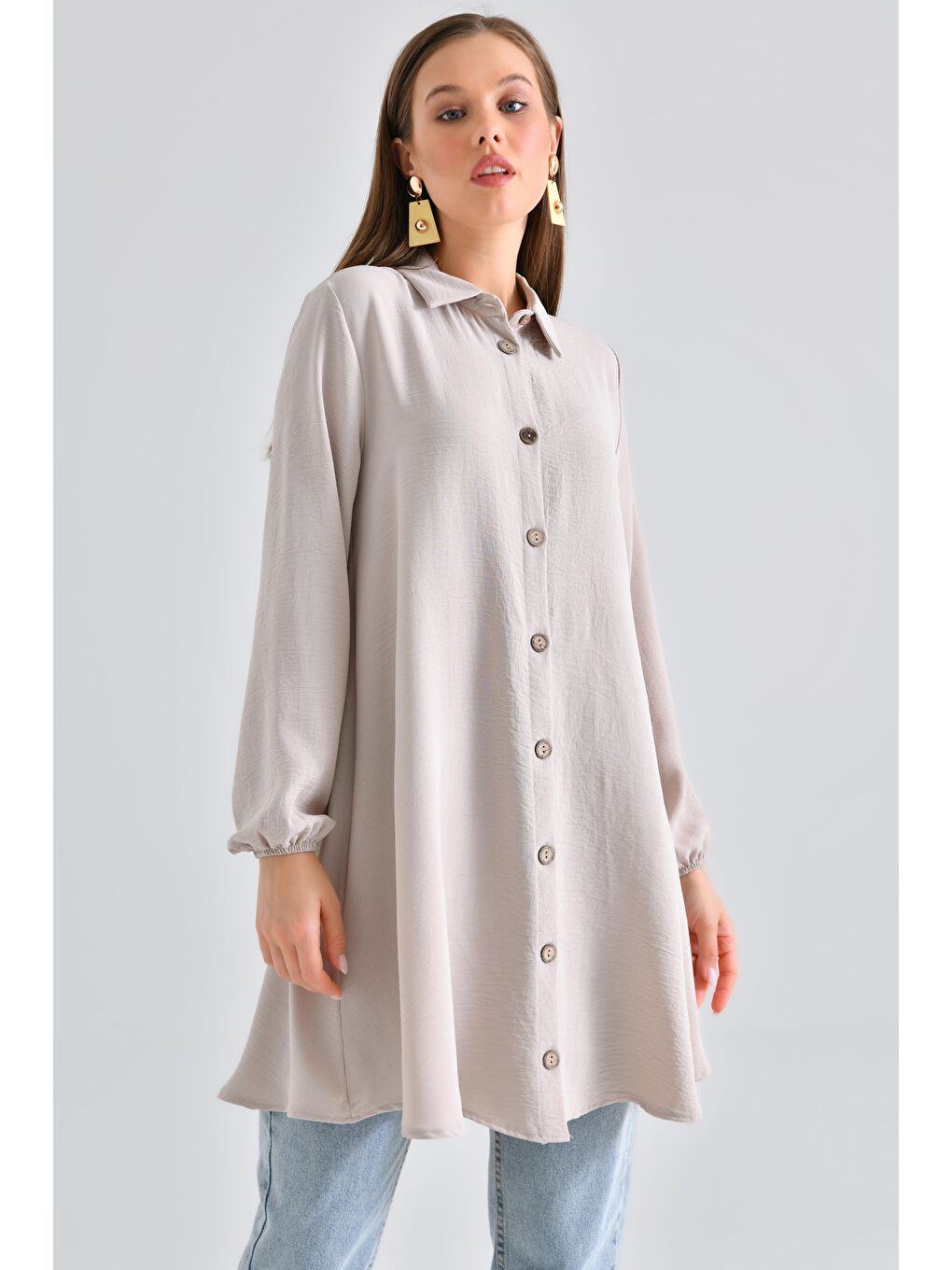 Bej Taş Kadın Gömlek Yaka Ahşap Düğmeli Kolağzı Lastikli Aerobin Dokuma Tunik - Regular Fit-3