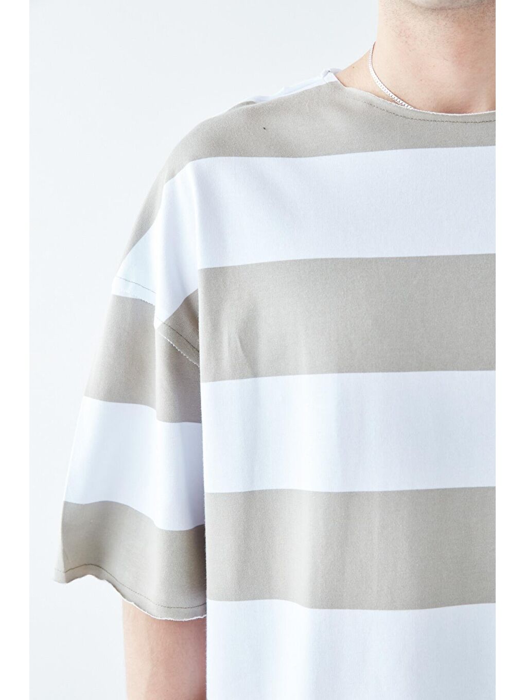 Dijital Baskılı Şeritli %100 Pamuk Oversize Tişört Haki-3