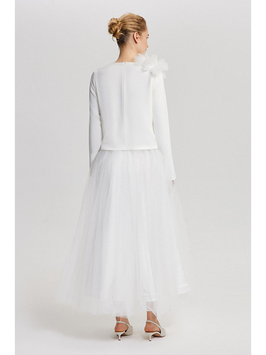 Beyaz Tül Garnili Volanlı Bluz-3