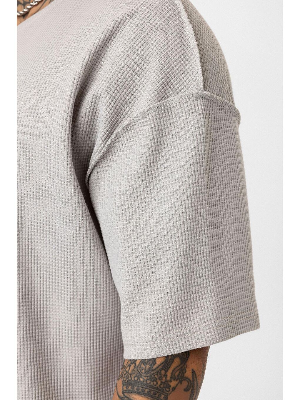 Arka Yazı Baskılı Oversize Triko Tişört Gri-5