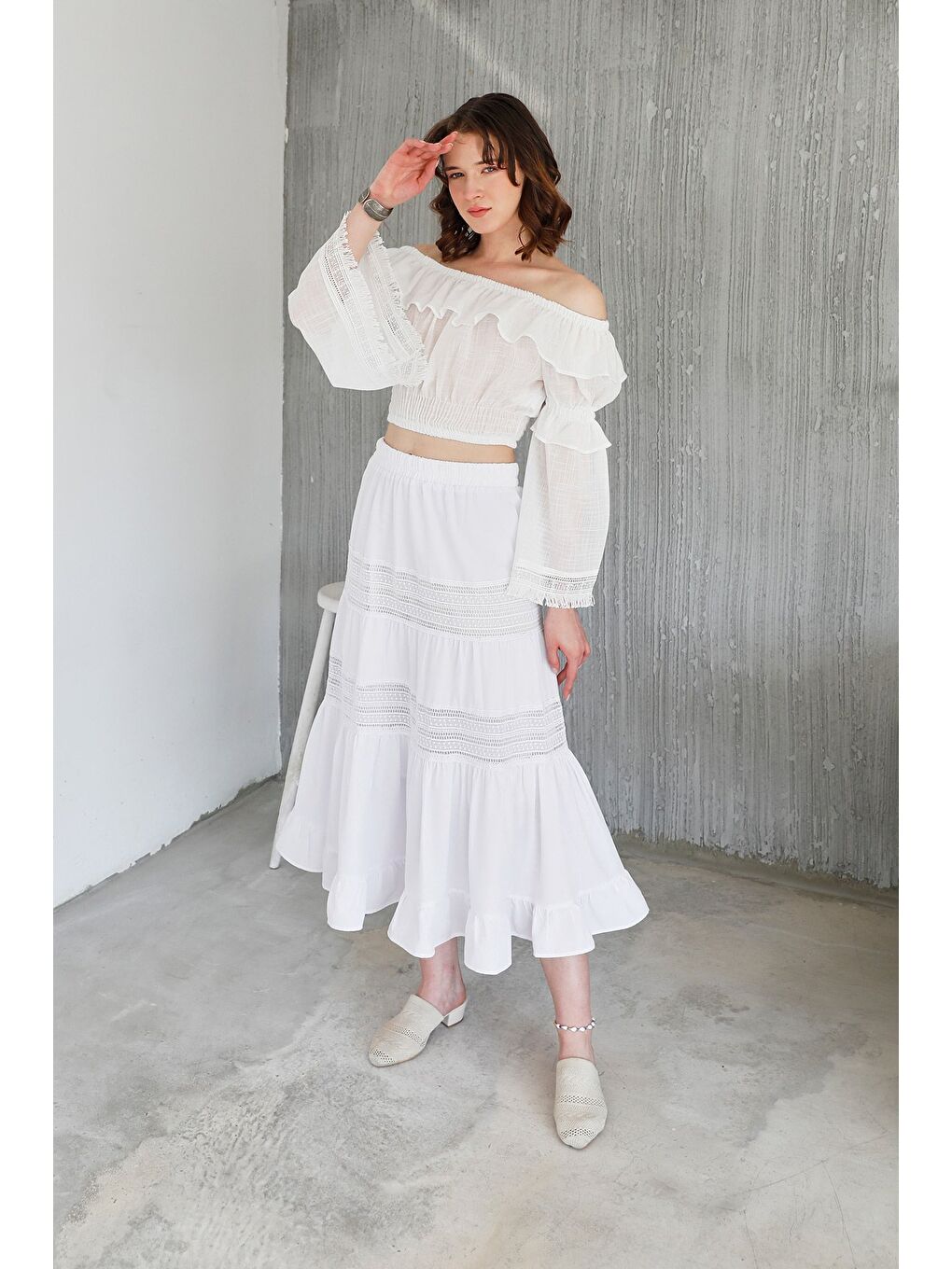 Beyaz Beli Lastikli Güpürlü Etek