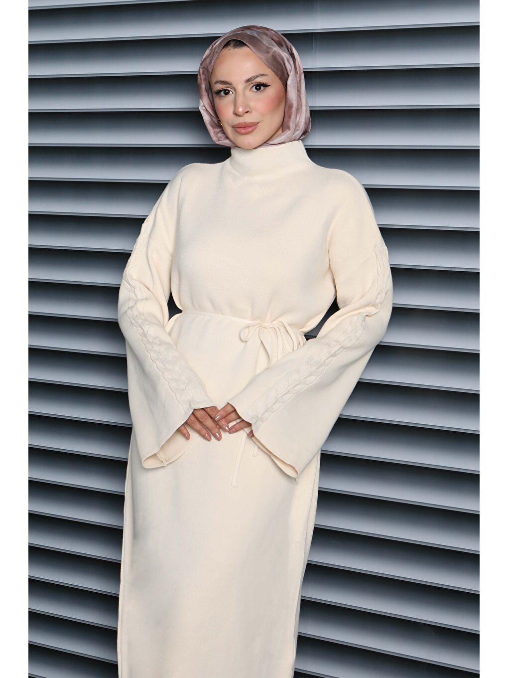 Ekru Kolda Örgü Detaylı Triko Elbise Krem - 27925-KREM-3