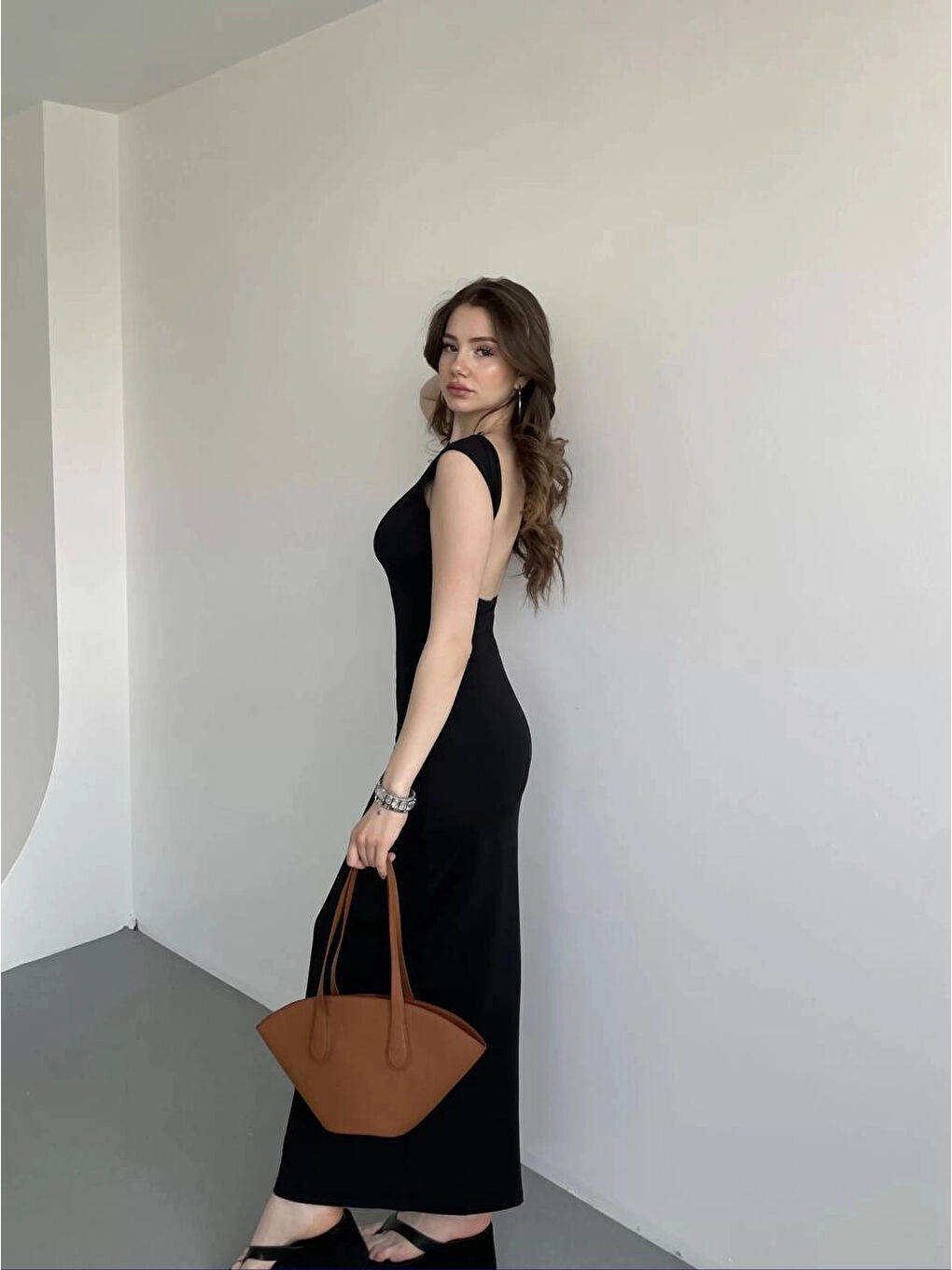 Kadın Siyah Sırt Dekolteli Yumuşak Dokulu Elbise HZL25S-ZK13321-4