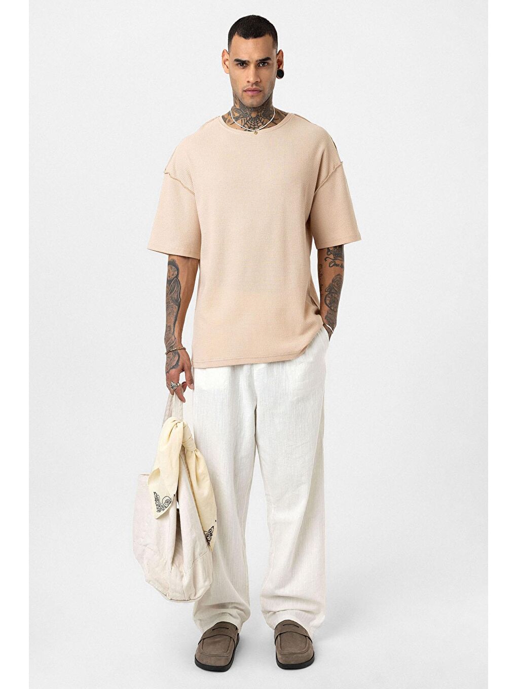 Arka Yazı Baskılı Oversize Triko Tişört Bej