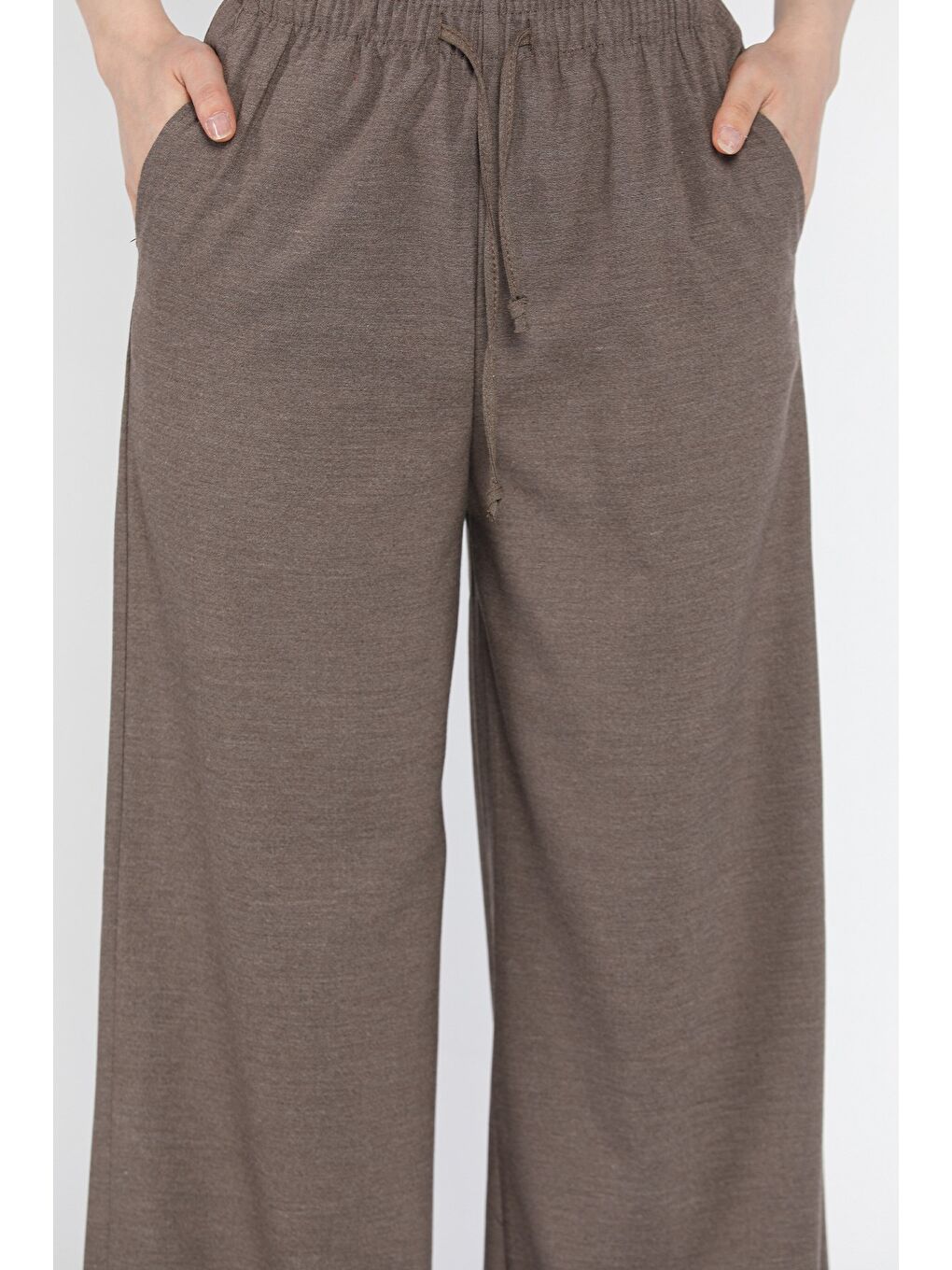 Bej Bel Lastikli Bağcıklı Bol Paça Kadın Pantolon-3